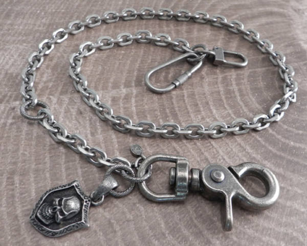 Amigaz Flat Iron Knight Hack Wallet Chain 22"